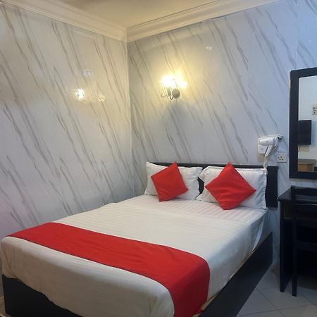V Hotel Teluk Intan Eksteriør billede