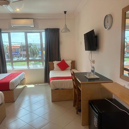 V Hotel Teluk Intan Eksteriør billede