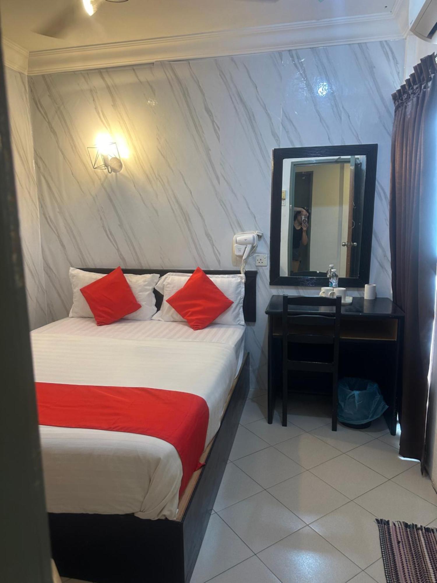 V Hotel Teluk Intan Eksteriør billede