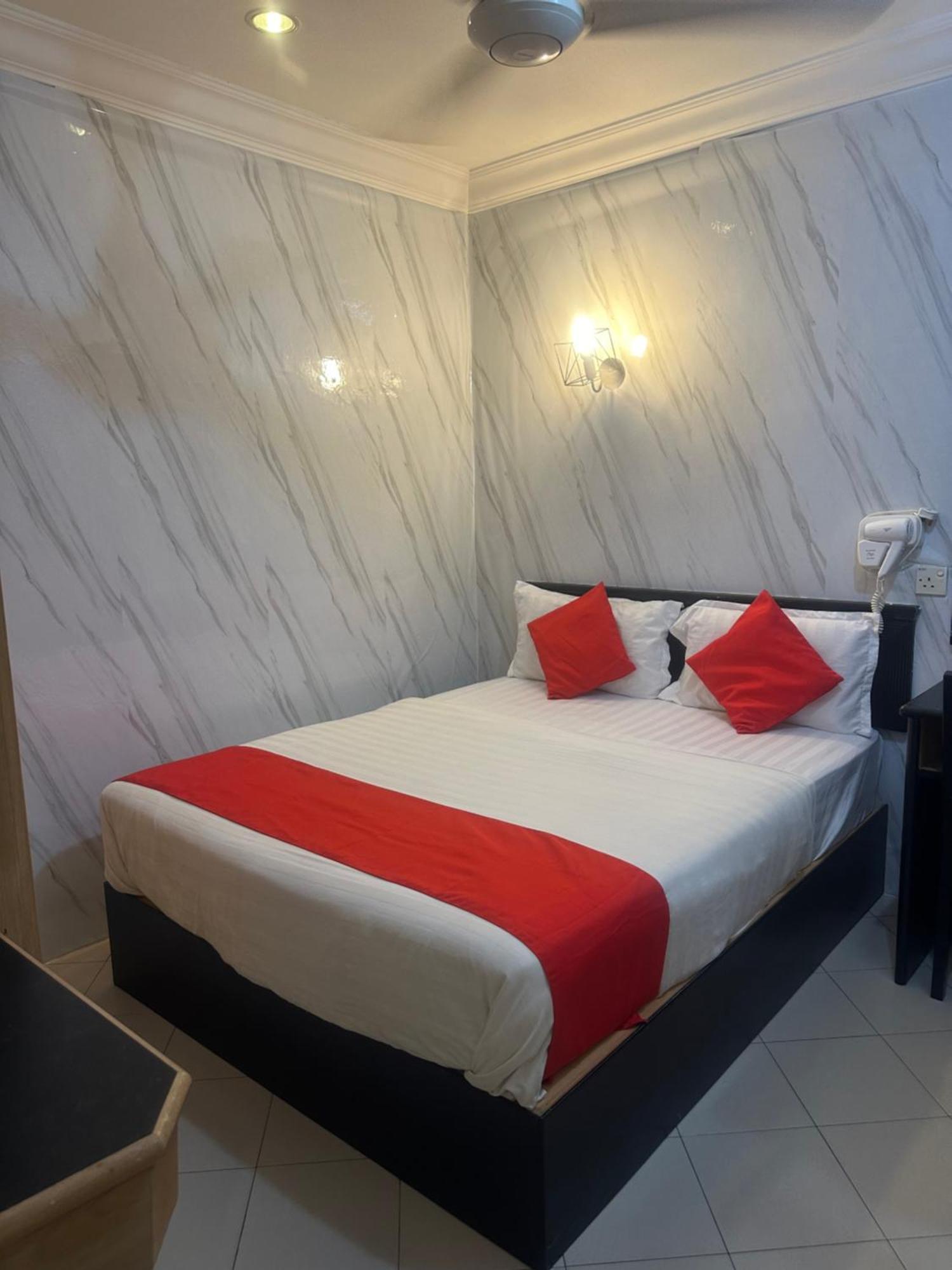 V Hotel Teluk Intan Eksteriør billede