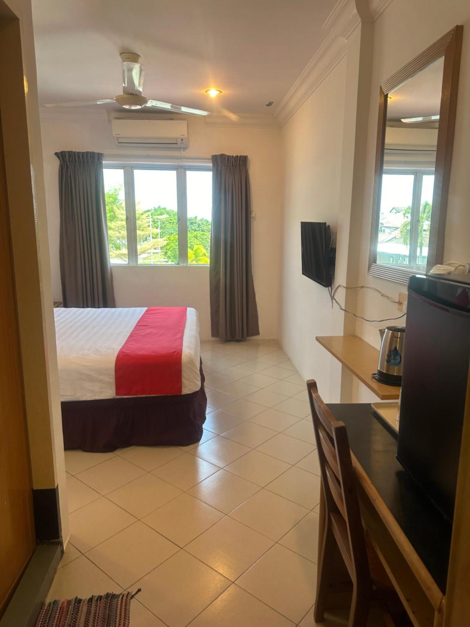 V Hotel Teluk Intan Eksteriør billede