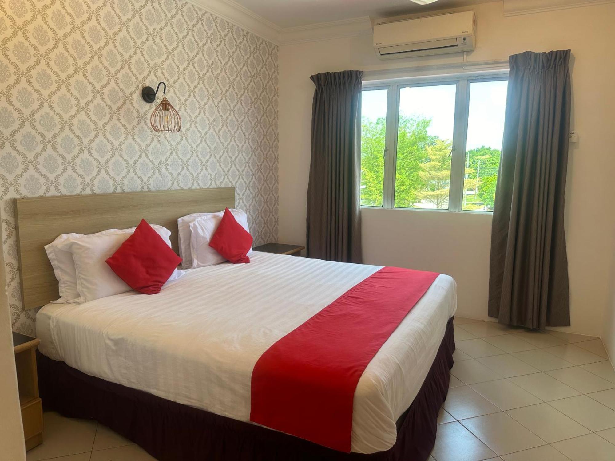 V Hotel Teluk Intan Eksteriør billede