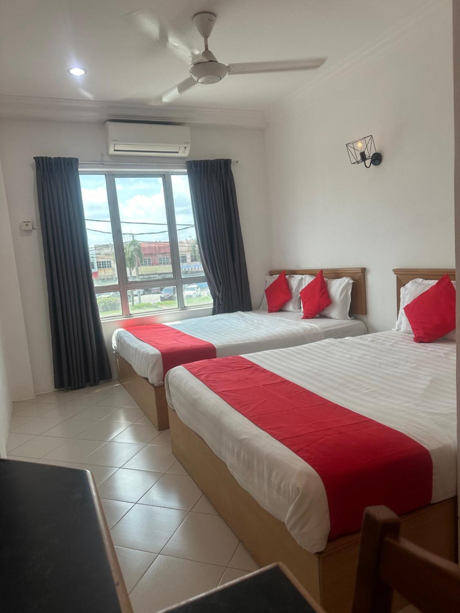 V Hotel Teluk Intan Eksteriør billede
